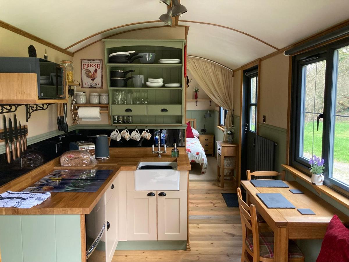 Brook The Shepherd Hut Солтэш Экстерьер фото